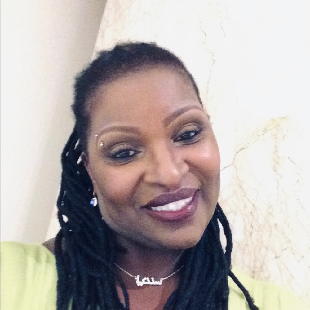 Meet your Posher, Cynthia